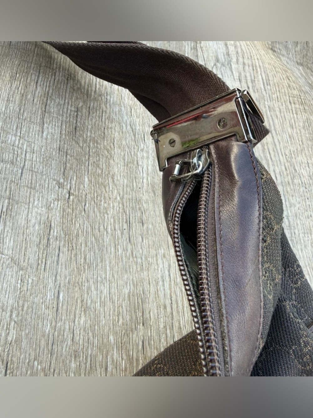 Vintage Gucci GG Canvas Monogram Messenger Bag Dark Brown Flaws** - Picture 7 of 14